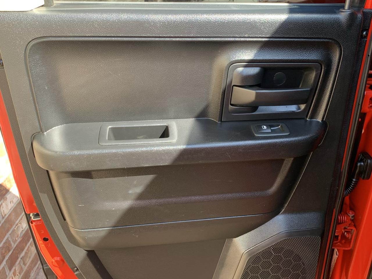 RAM 1500 2WD Quad Cab 140.5" Tradesman 2014