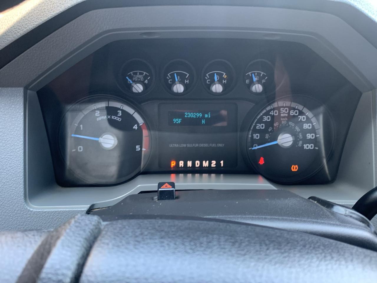 Ford Super Duty F-350 SRW 4WD Crew Cab 172" XL 2015