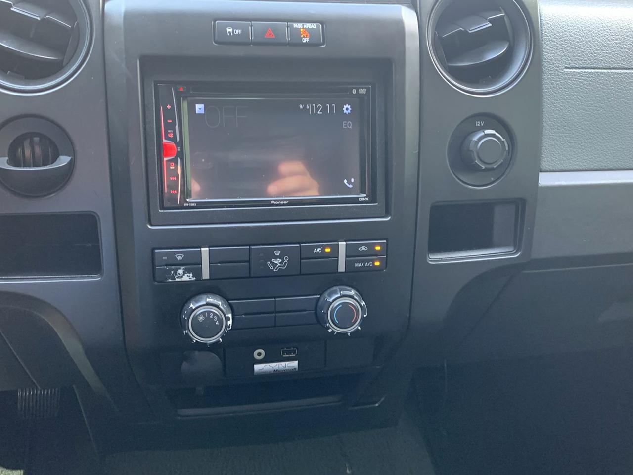 Ford F-150 2WD SuperCrew 145" STX 2014