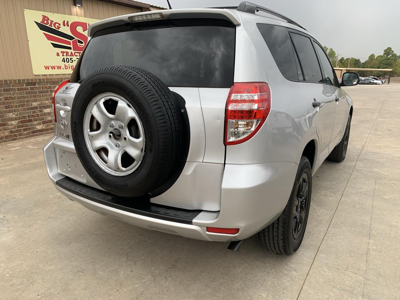 Toyota RAV4 FWD 4dr 4-cyl 4-Spd AT (Natl) 2011