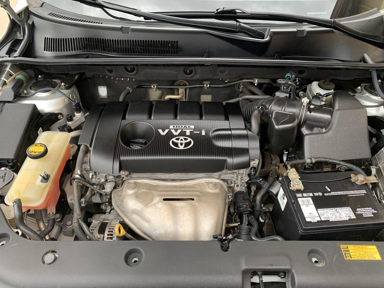 Toyota RAV4 FWD 4dr 4-cyl 4-Spd AT (Natl) 2011