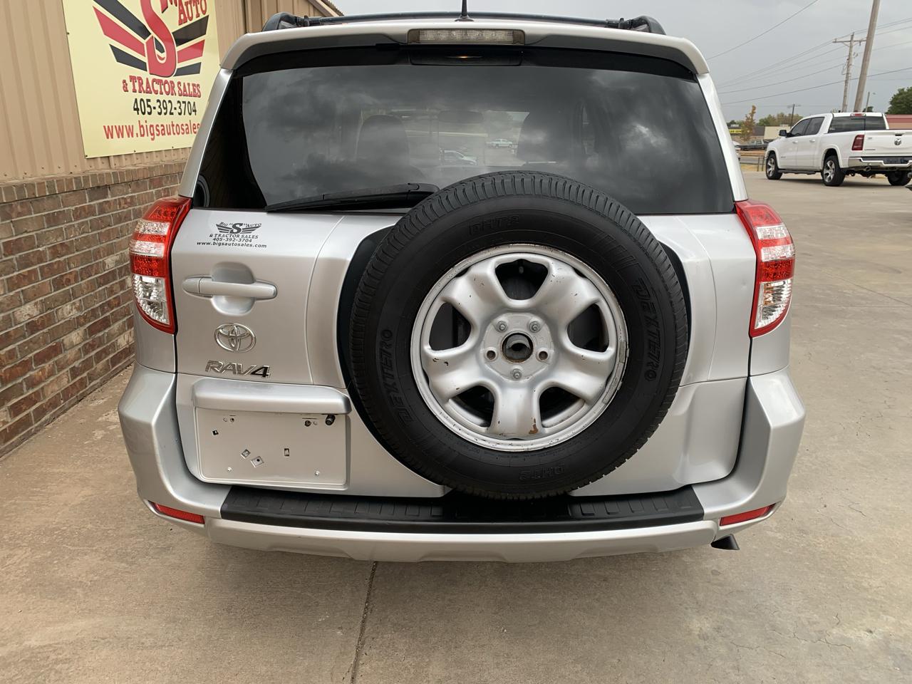 Toyota RAV4 FWD 4dr 4-cyl 4-Spd AT (Natl) 2011