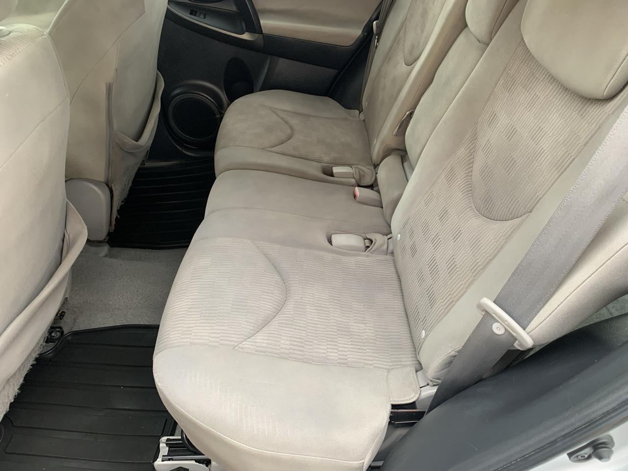 Toyota RAV4 FWD 4dr 4-cyl 4-Spd AT (Natl) 2011