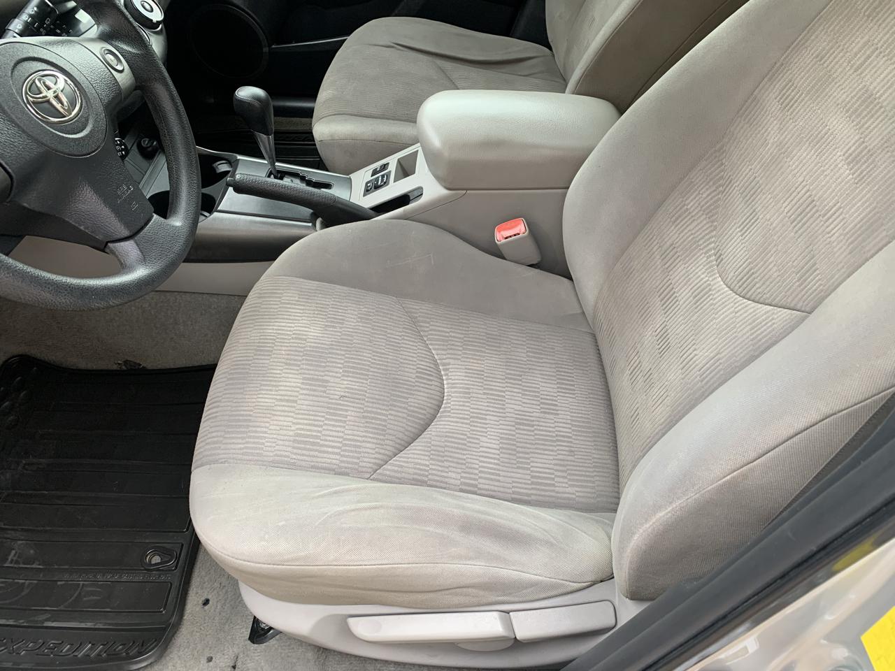 Toyota RAV4 FWD 4dr 4-cyl 4-Spd AT (Natl) 2011