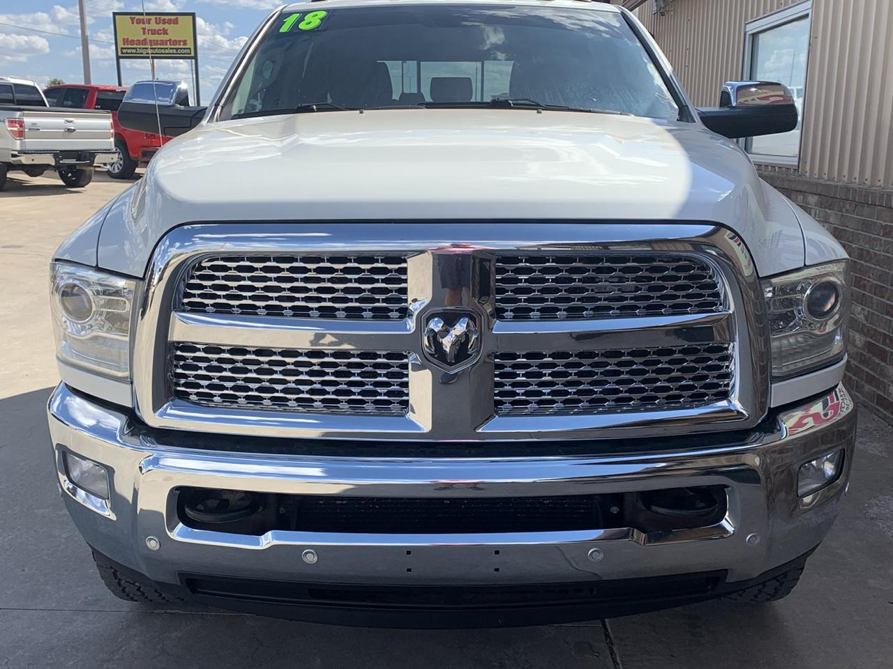 RAM 2500 Laramie 4x4 Mega Cab 6'4" Box 2018