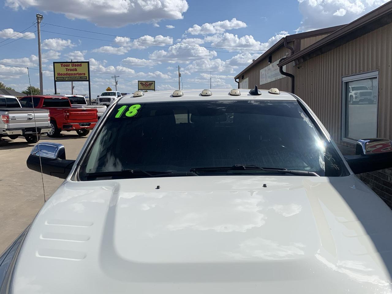 RAM 2500 Laramie 4x4 Mega Cab 6'4" Box 2018