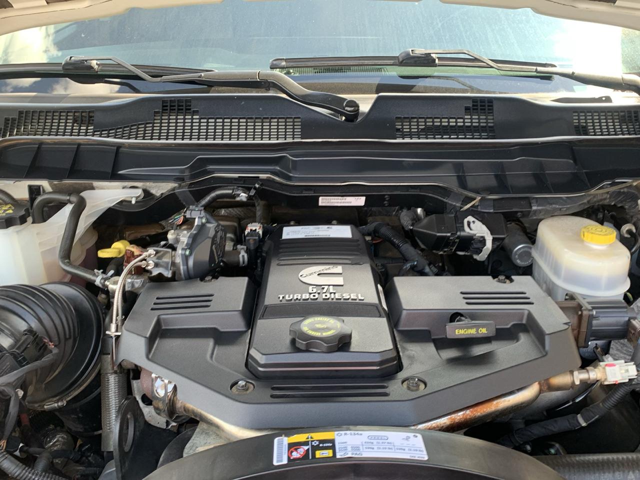 RAM 2500 Laramie 4x4 Mega Cab 6'4" Box 2018
