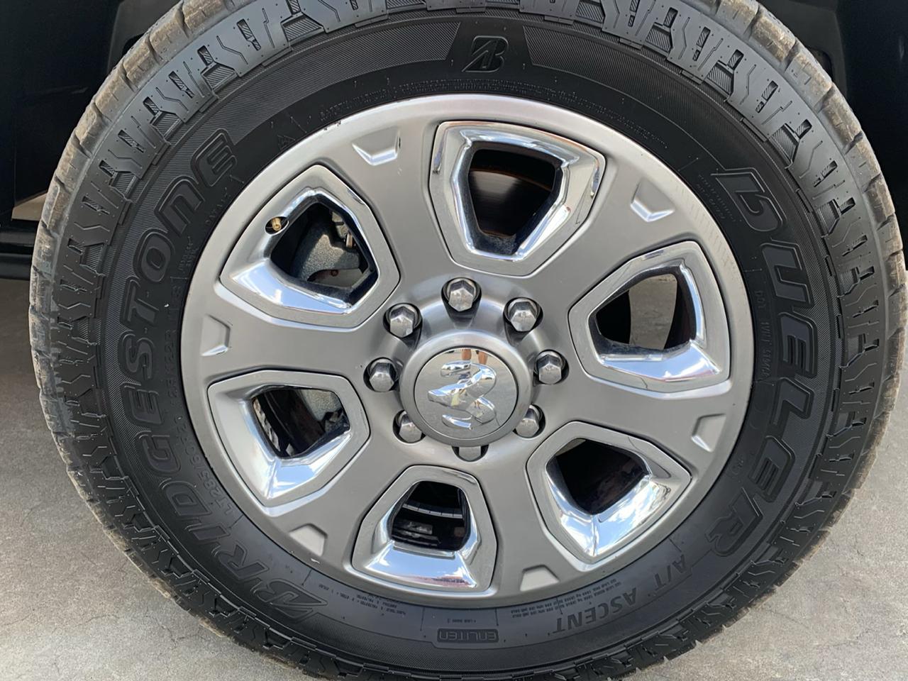 RAM 2500 Laramie 4x4 Mega Cab 6'4" Box 2018