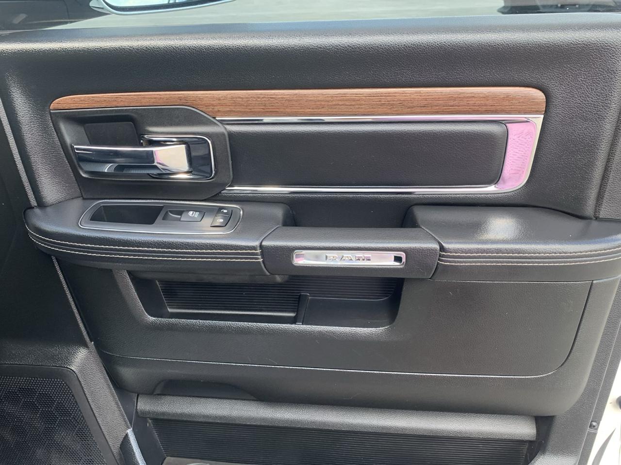 RAM 2500 Laramie 4x4 Mega Cab 6'4" Box 2018