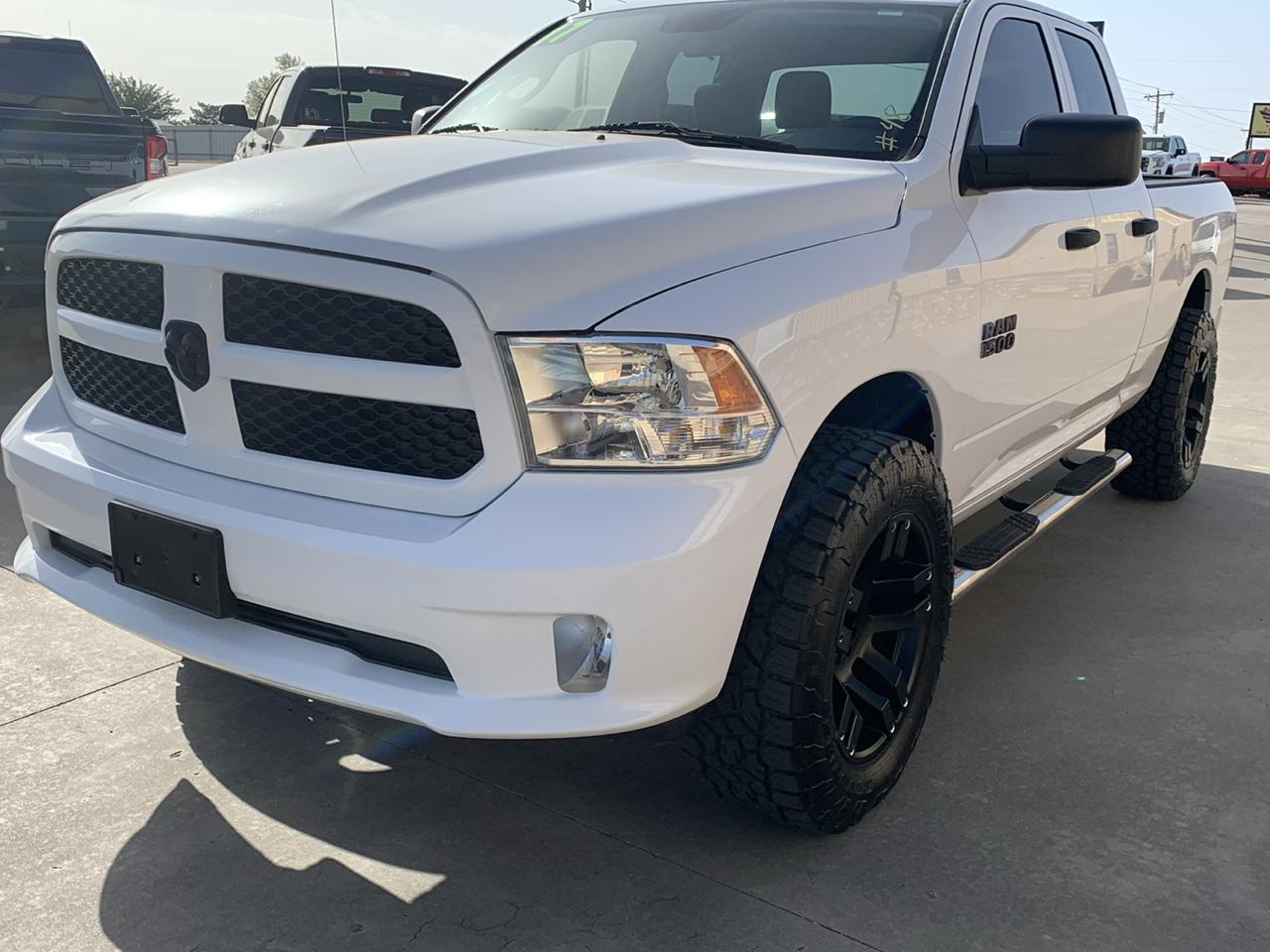RAM 1500 Express 4x2 Quad Cab 6'4" Box 2017
