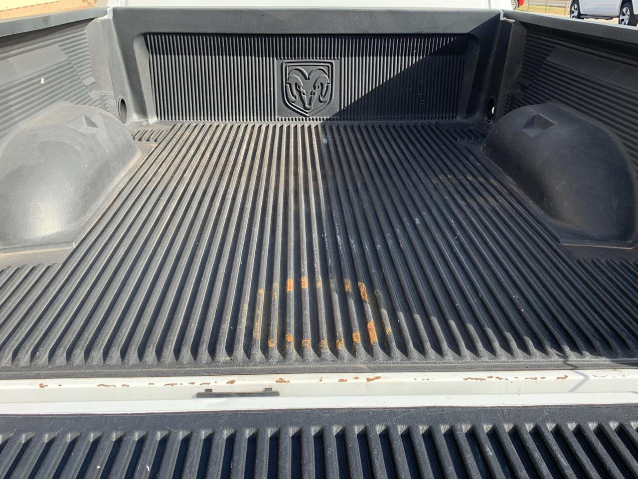 RAM 1500 Express 4x2 Quad Cab 6'4" Box 2017