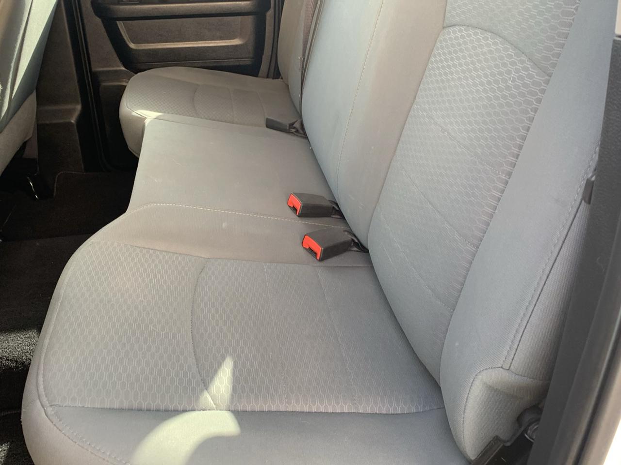 RAM 1500 Express 4x2 Quad Cab 6'4" Box 2017