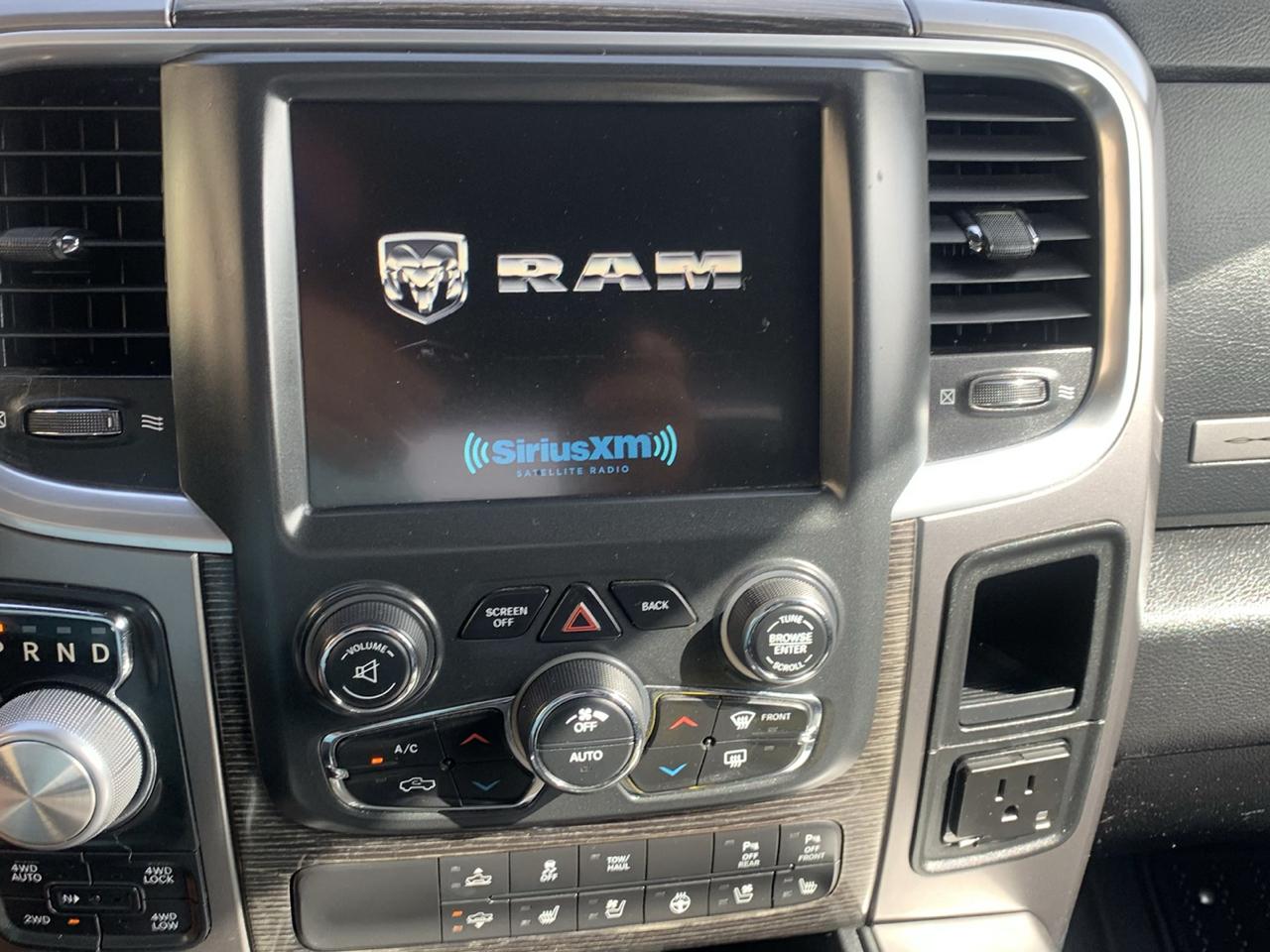 RAM 1500 Limited 4x4 Crew Cab 5'7" Box 2017