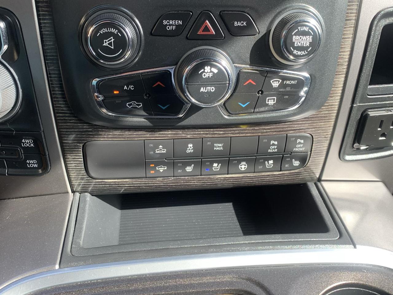 RAM 1500 Limited 4x4 Crew Cab 5'7" Box 2017