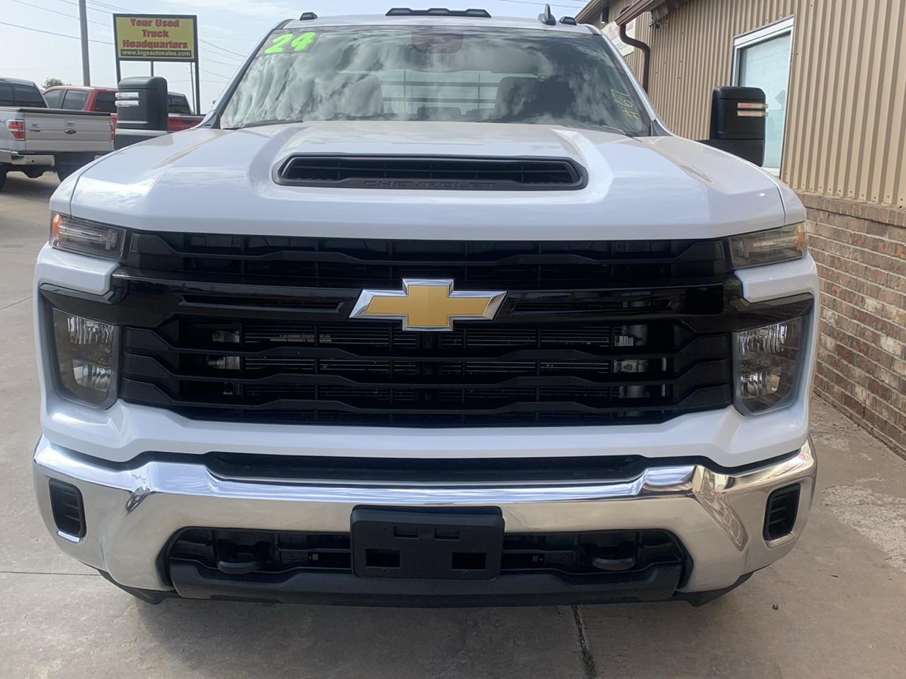 Chevrolet Silverado 3500HD CC 4WD Crew Cab 177" WB, 60" CA Work Truck 2024