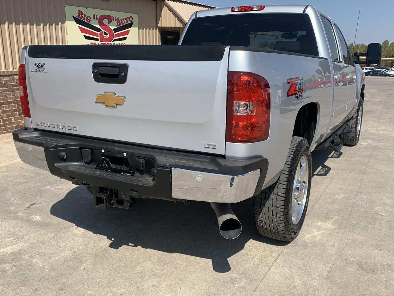 Chevrolet Silverado 2500HD 4WD Crew Cab 153.7" LTZ 2012