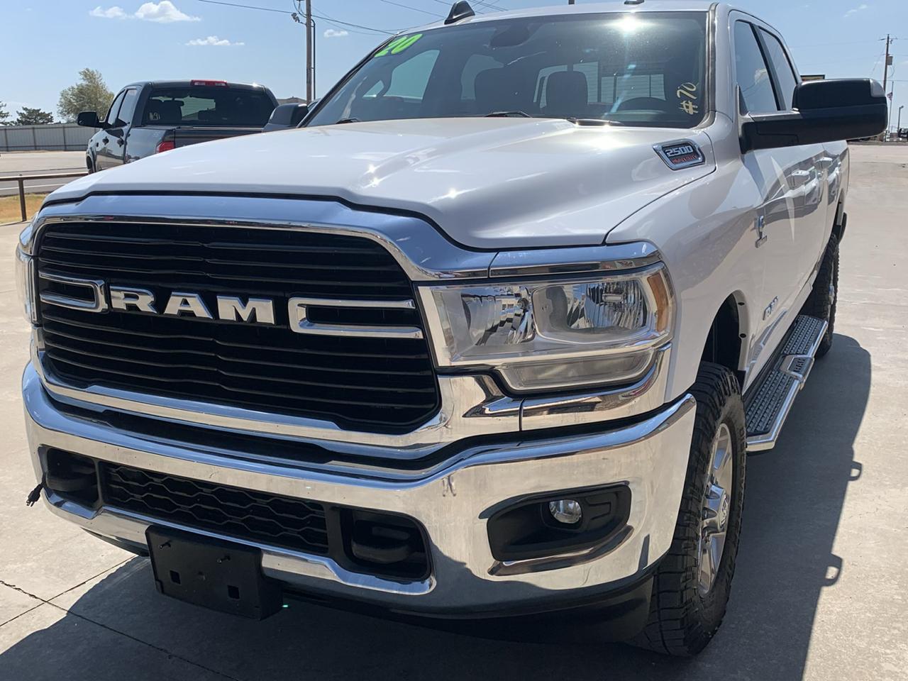 RAM 2500 Big Horn 4x4 Crew Cab 6'4" Box 2020