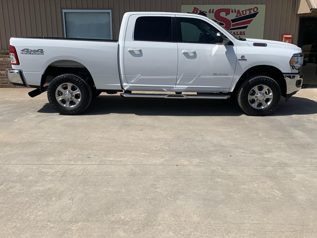 RAM 2500 Big Horn 4x4 Crew Cab 6'4" Box 2020