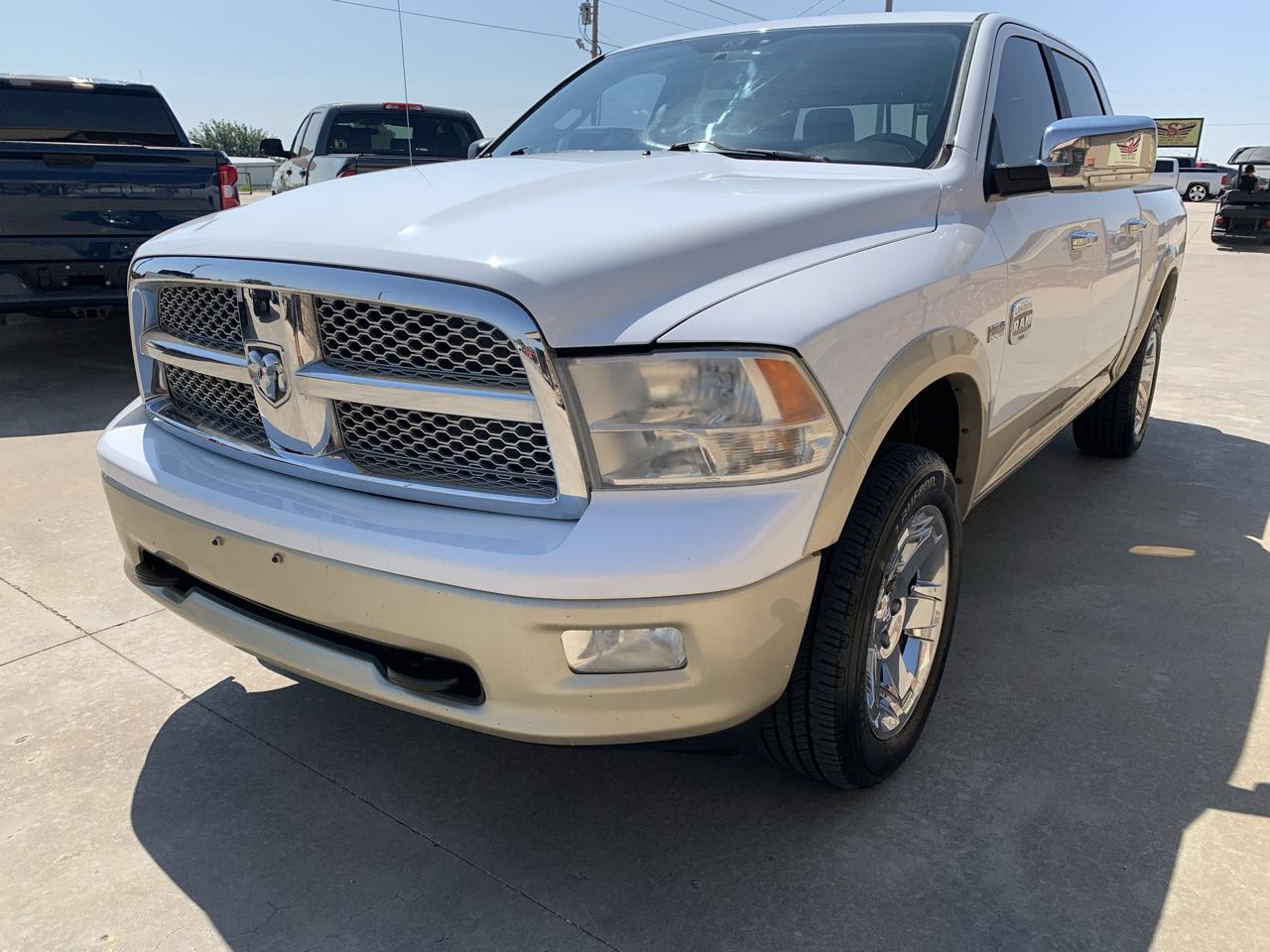 RAM 1500 4WD Crew Cab 140.5" Laramie Longhorn Edition 2011