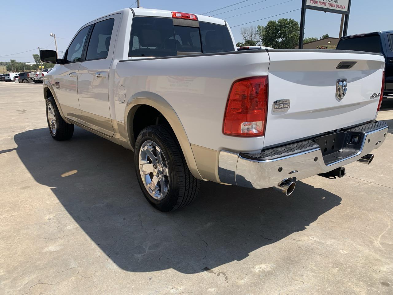 RAM 1500 4WD Crew Cab 140.5" Laramie Longhorn Edition 2011