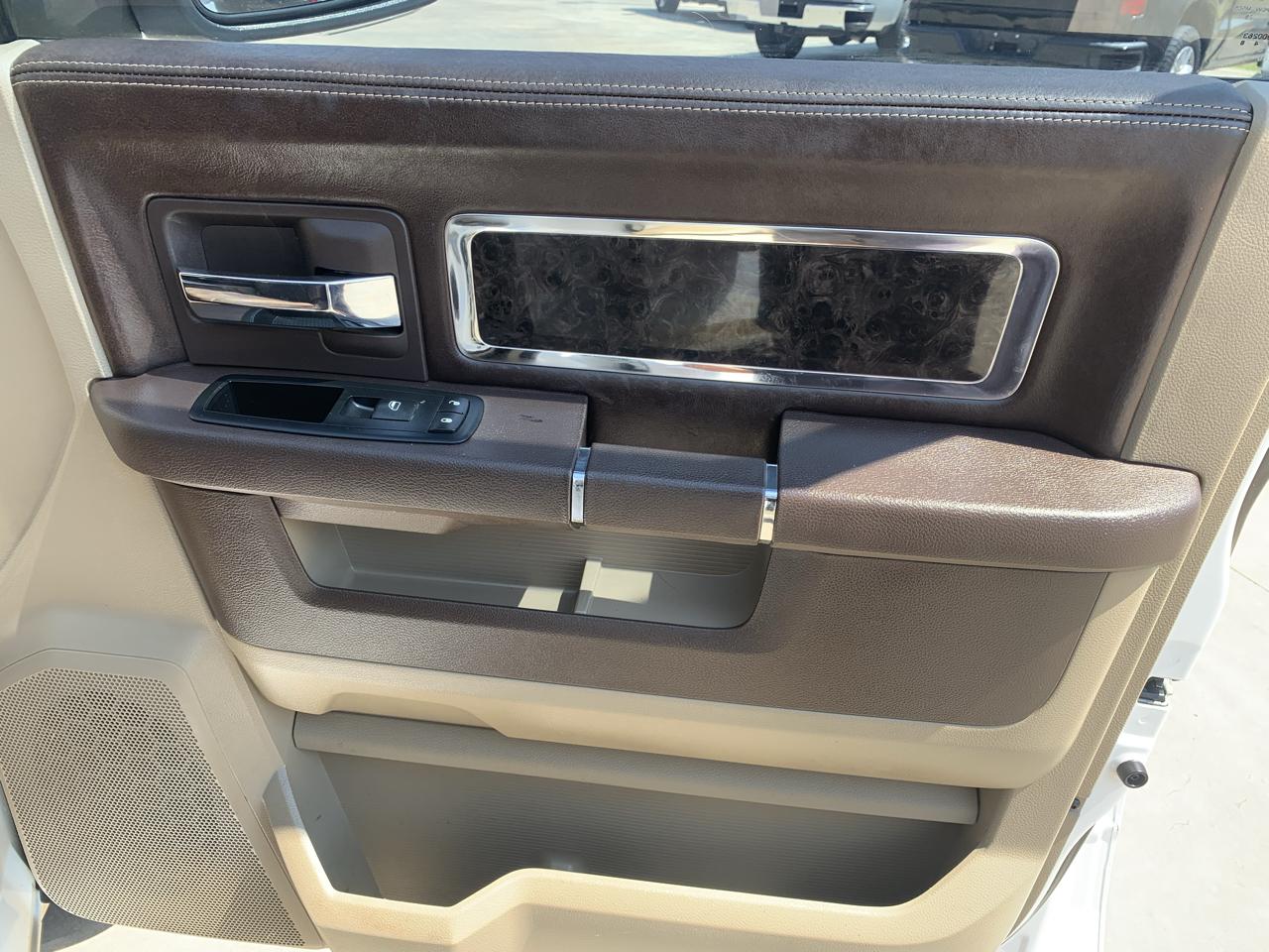 RAM 1500 4WD Crew Cab 140.5" Laramie Longhorn Edition 2011