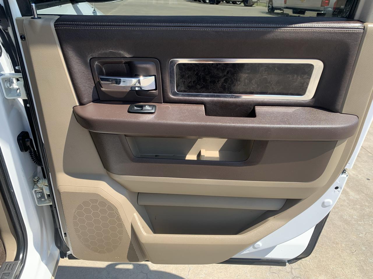 RAM 1500 4WD Crew Cab 140.5" Laramie Longhorn Edition 2011