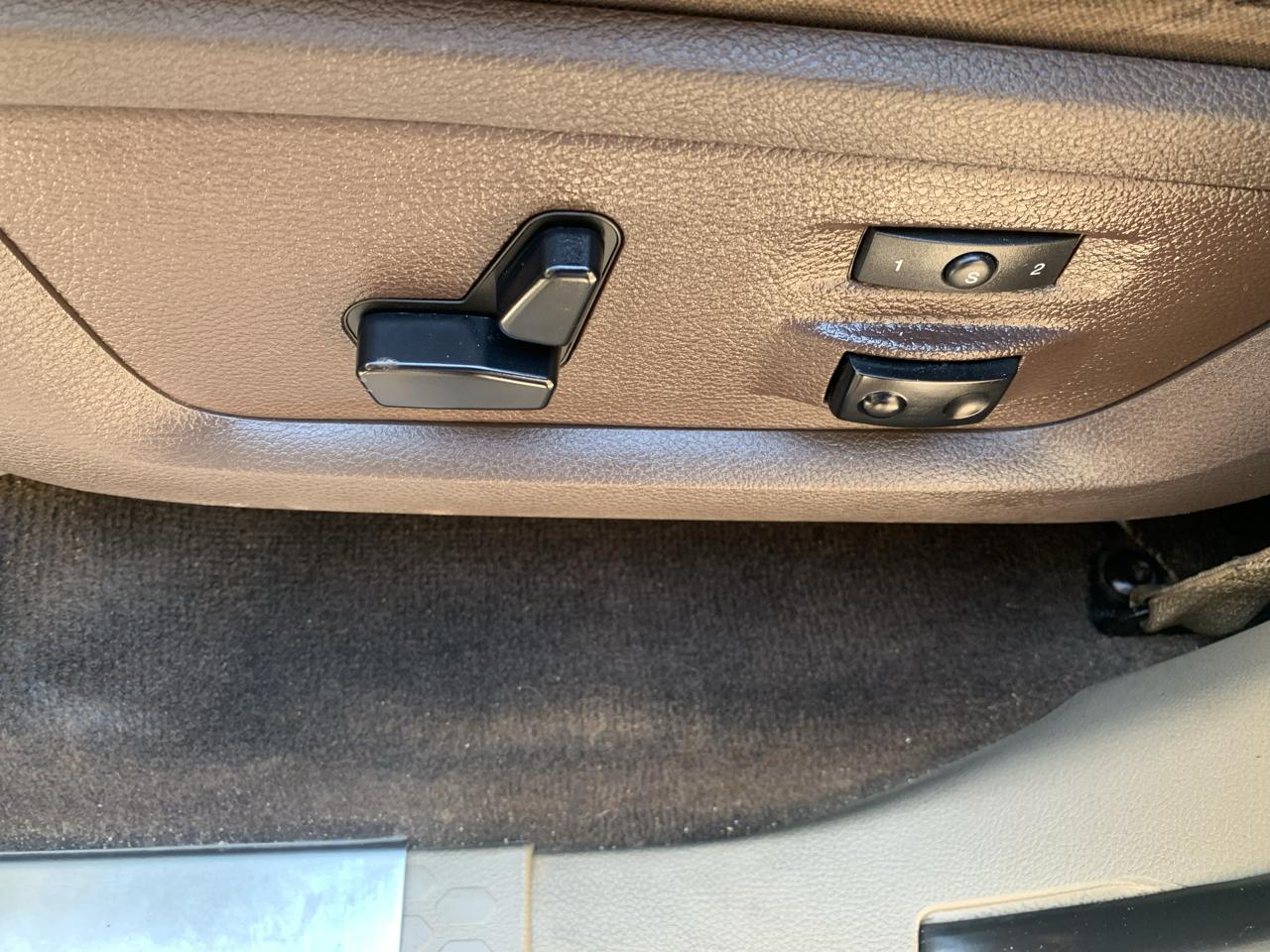 RAM 1500 4WD Crew Cab 140.5" Laramie Longhorn Edition 2011