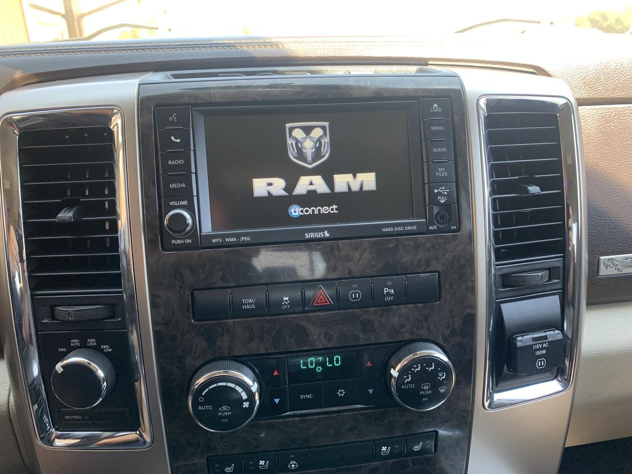 RAM 1500 4WD Crew Cab 140.5" Laramie Longhorn Edition 2011