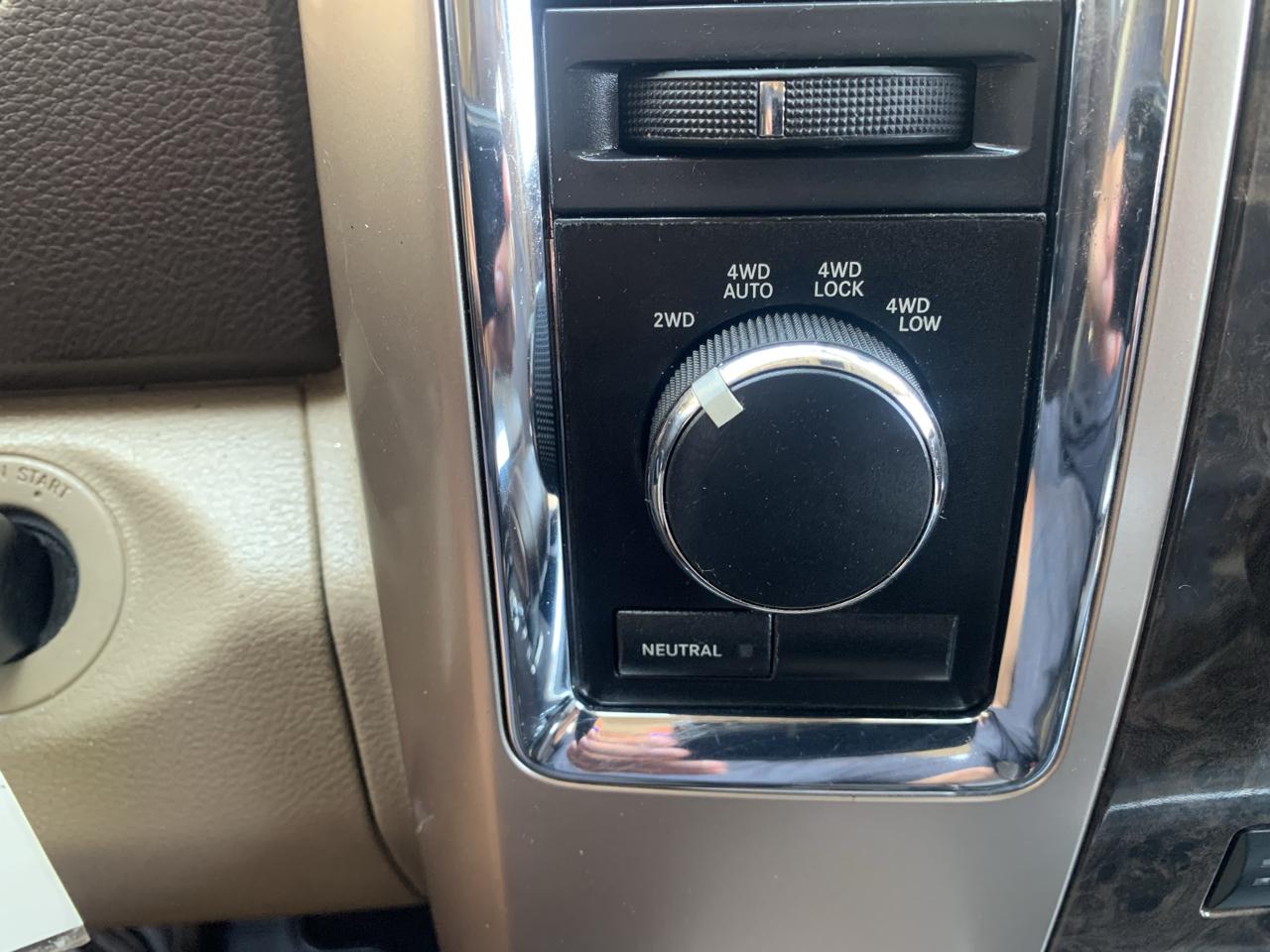 RAM 1500 4WD Crew Cab 140.5" Laramie Longhorn Edition 2011