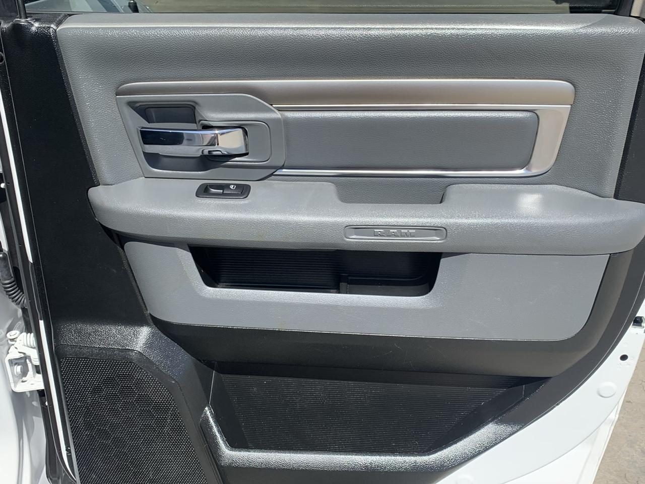 RAM 1500 Classic Warlock 4x4 Crew Cab 5'7" Box 2020