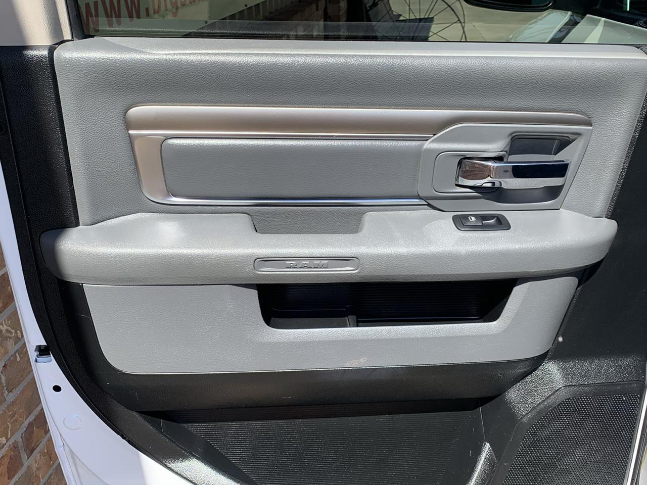 RAM 1500 Classic Warlock 4x4 Crew Cab 5'7" Box 2020