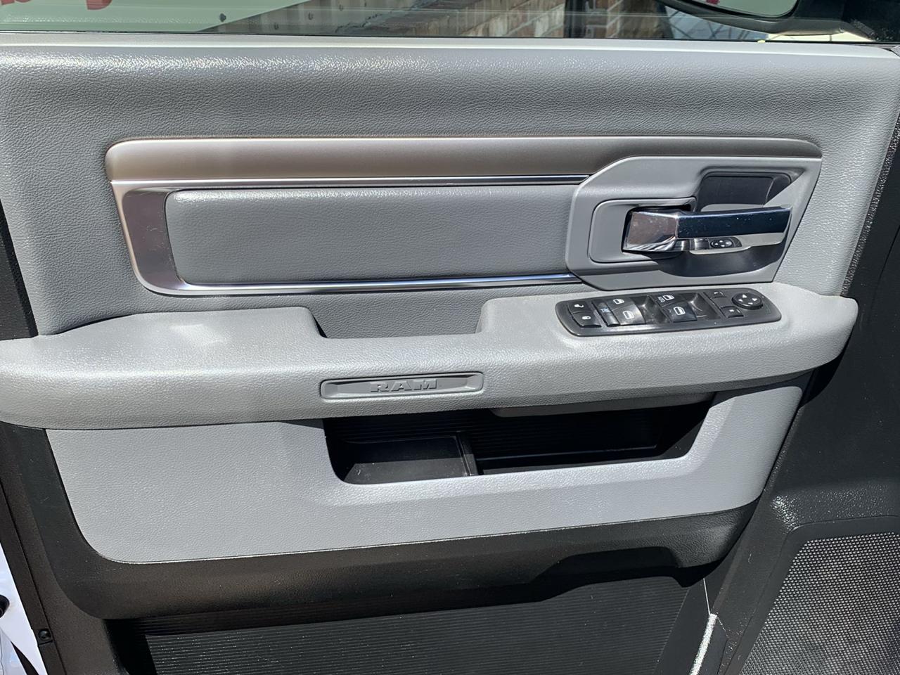 RAM 1500 Classic Warlock 4x4 Crew Cab 5'7" Box 2020
