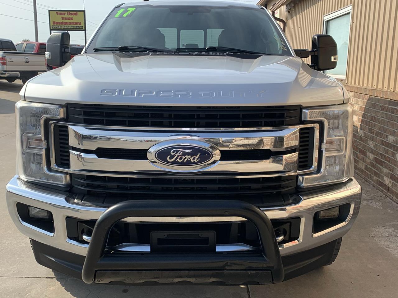 Ford Super Duty F-250 SRW XLT 4WD Crew Cab 8' Box 2017
