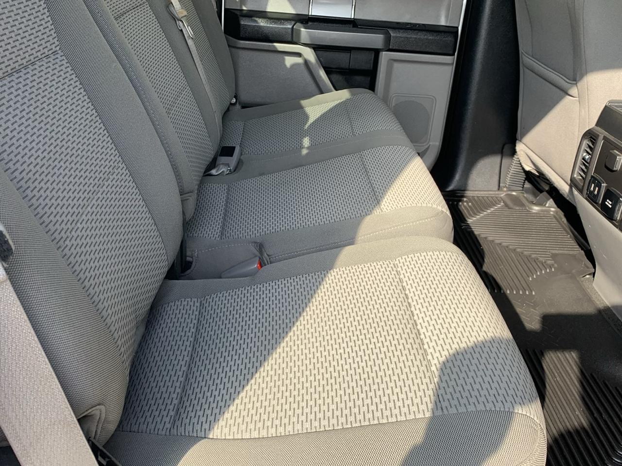 Ford Super Duty F-250 SRW XLT 4WD Crew Cab 8' Box 2017