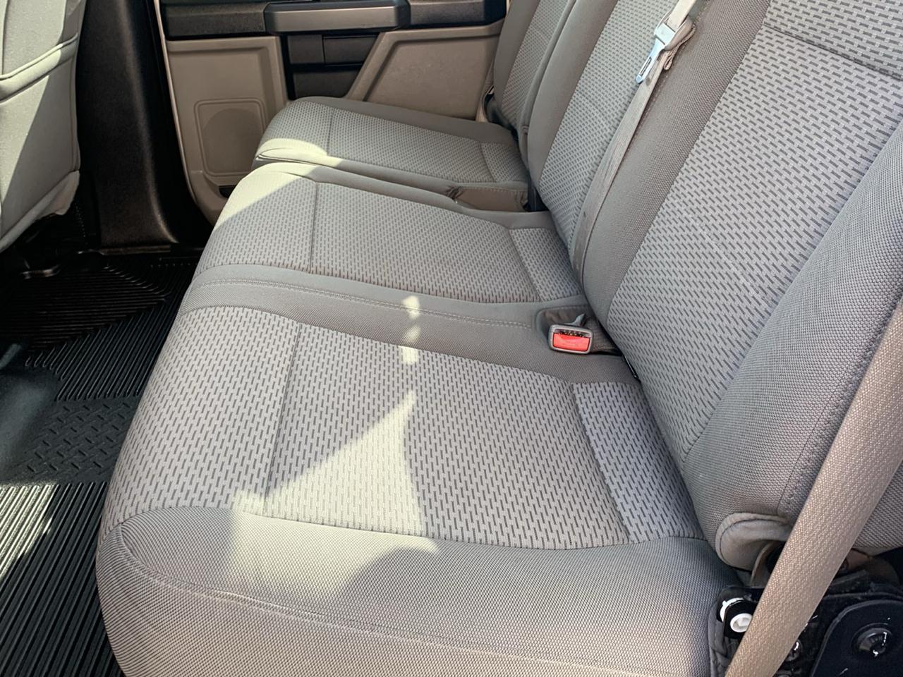 Ford Super Duty F-250 SRW XLT 4WD Crew Cab 8' Box 2017