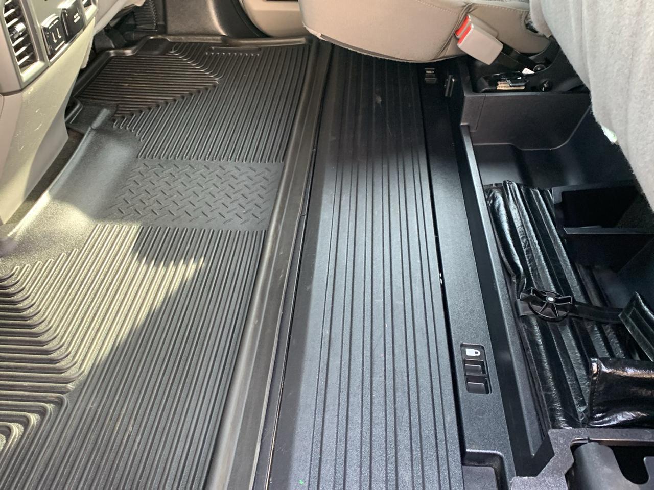Ford Super Duty F-250 SRW XLT 4WD Crew Cab 8' Box 2017