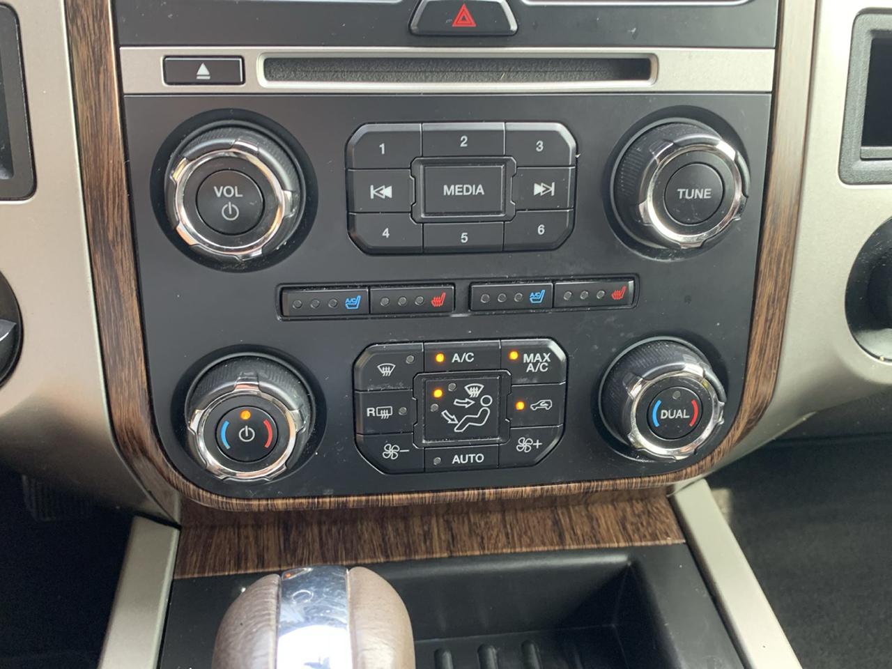 Ford Expedition 2WD 4dr King Ranch 2015