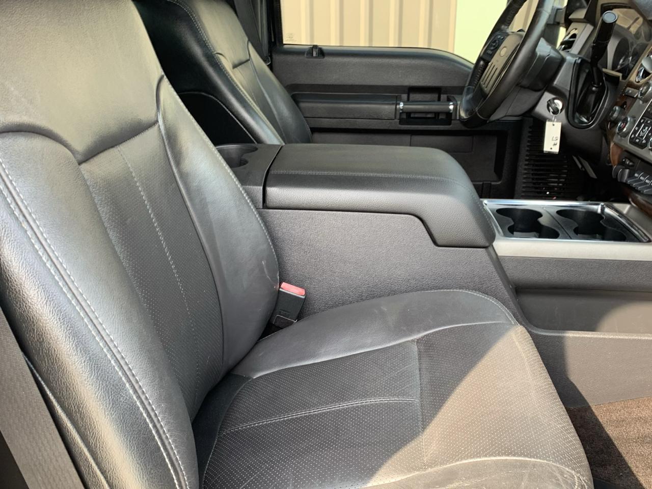 Ford Super Duty F-350 SRW Crew Cab 156" Lariat 4WD 2016