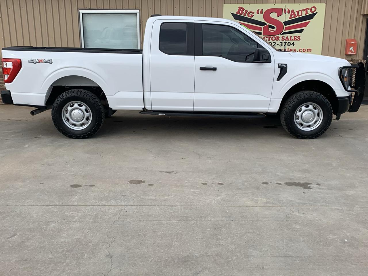 Ford F-150 4WD SuperCab 145" XL 2023