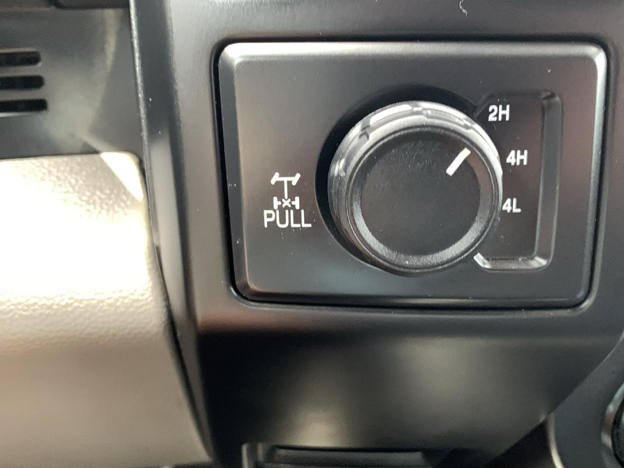 Ford F-150 4WD SuperCrew 145" STX 2020