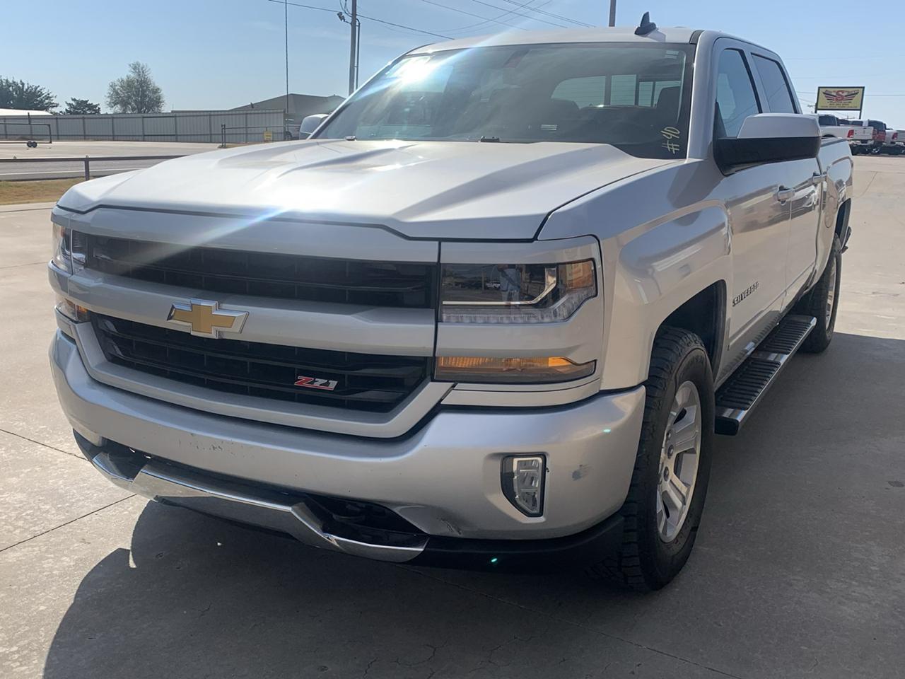 Chevrolet Silverado 1500 4WD Crew Cab 143.5" LT w/2LT 2018