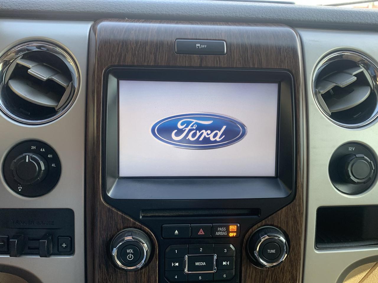 Ford F-150 4WD SuperCrew 139" Lariat 2013