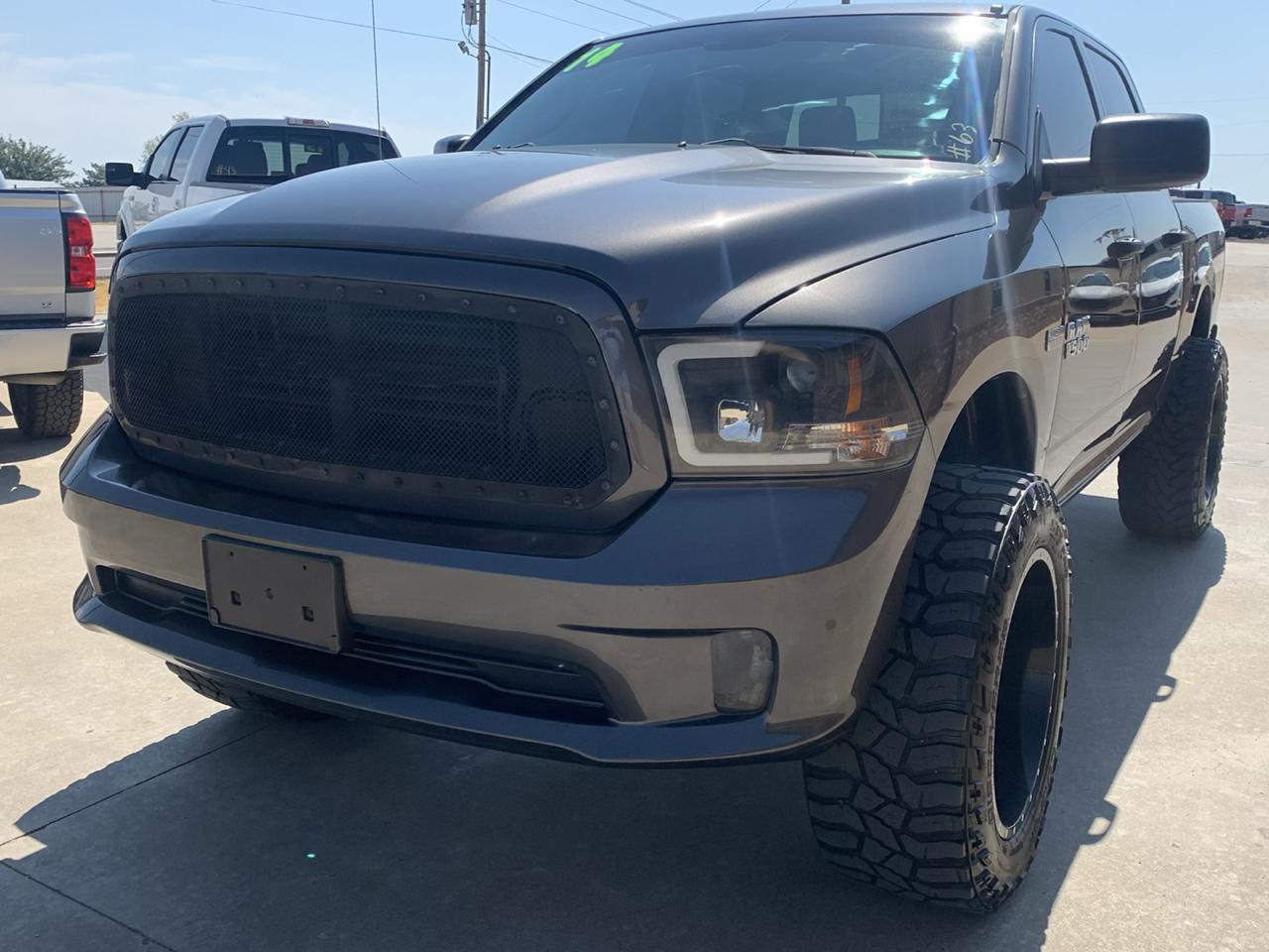 RAM 1500 4WD Crew Cab 140.5" Express 2014
