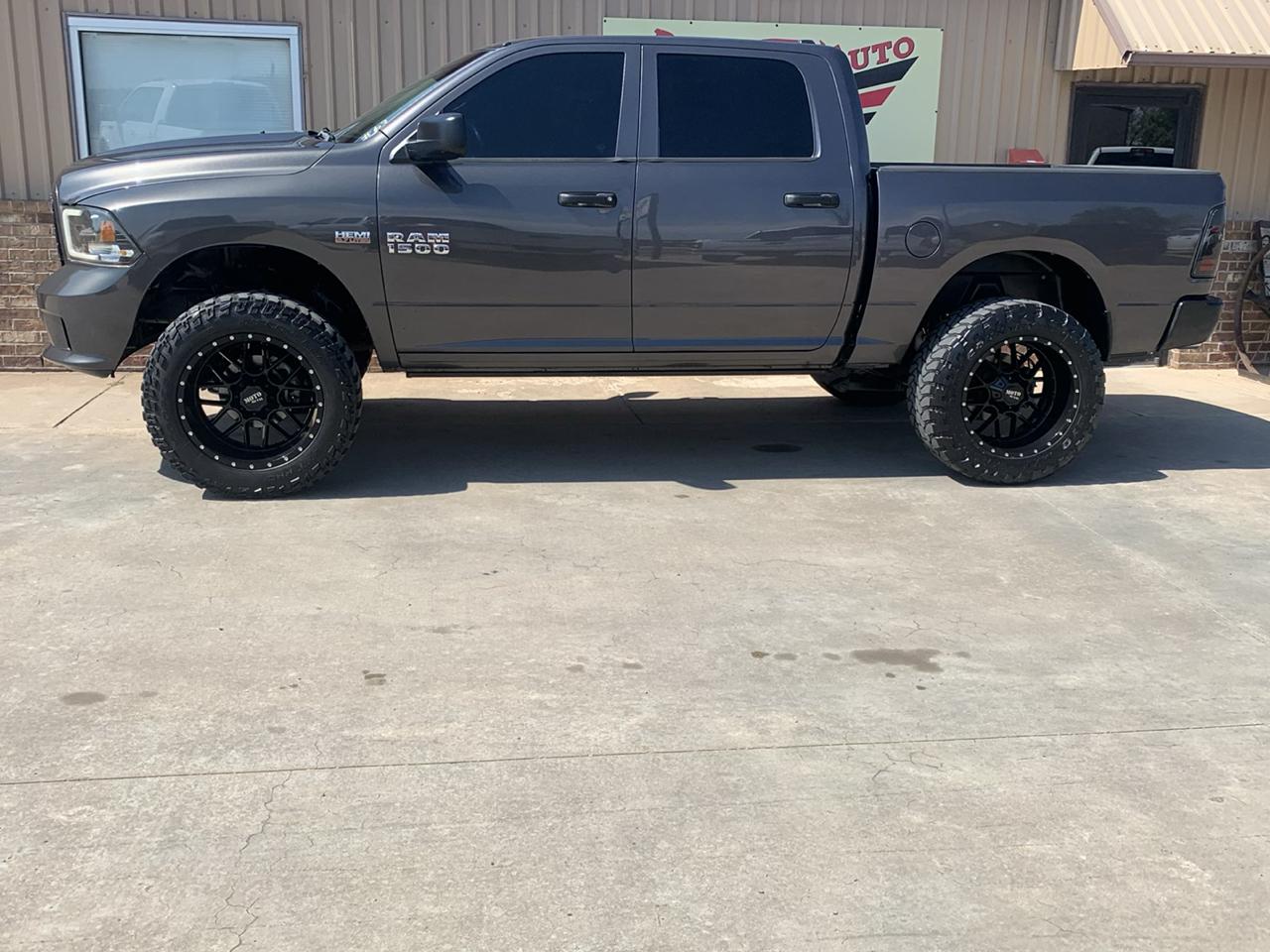 RAM 1500 4WD Crew Cab 140.5" Express 2014
