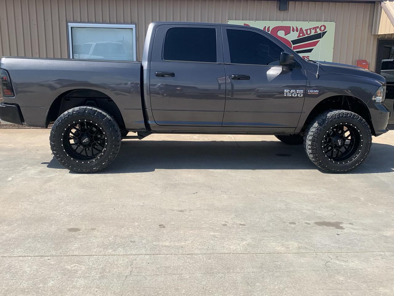 RAM 1500 4WD Crew Cab 140.5" Express 2014