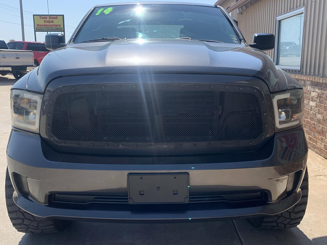 RAM 1500 4WD Crew Cab 140.5" Express 2014