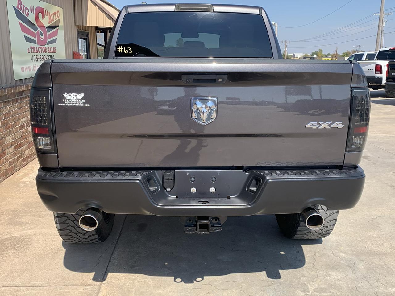 RAM 1500 4WD Crew Cab 140.5" Express 2014
