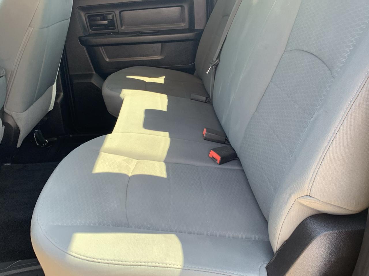 RAM 1500 4WD Crew Cab 140.5" Express 2014