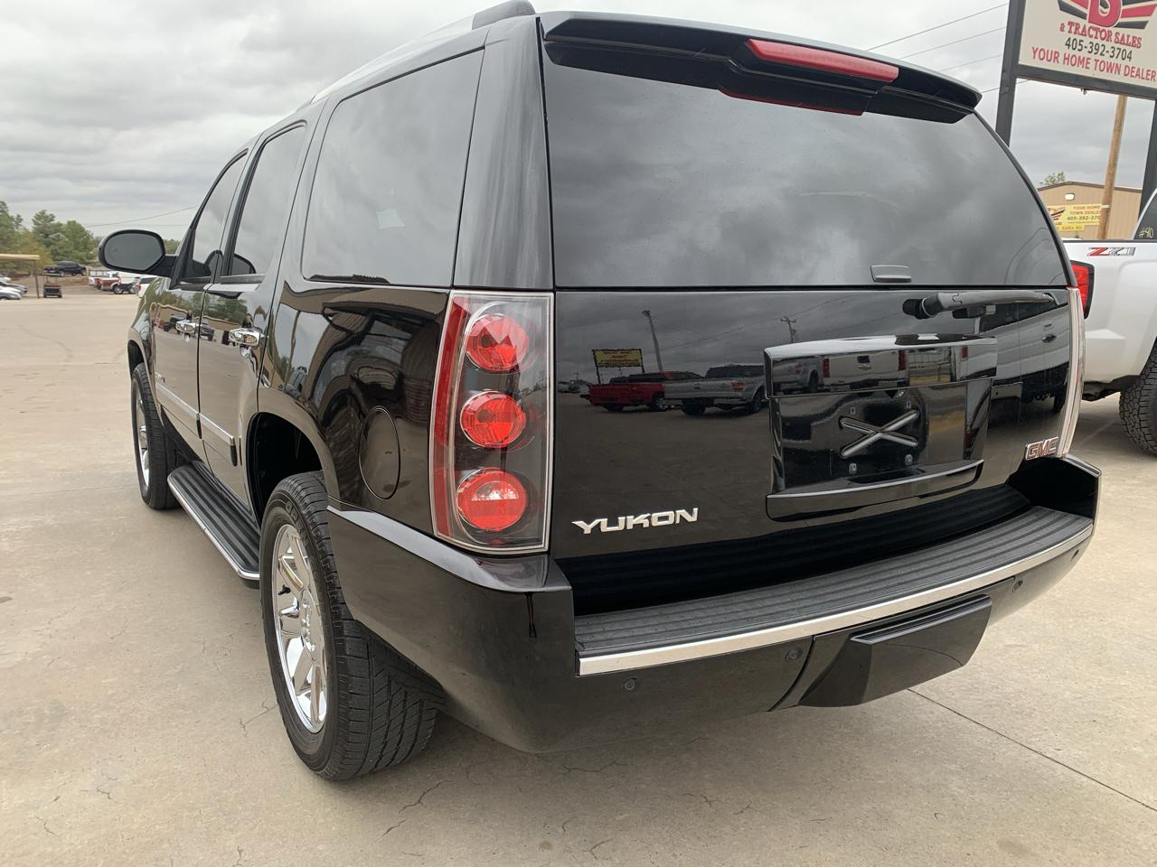 GMC Yukon AWD 4dr 1500 Denali 2013