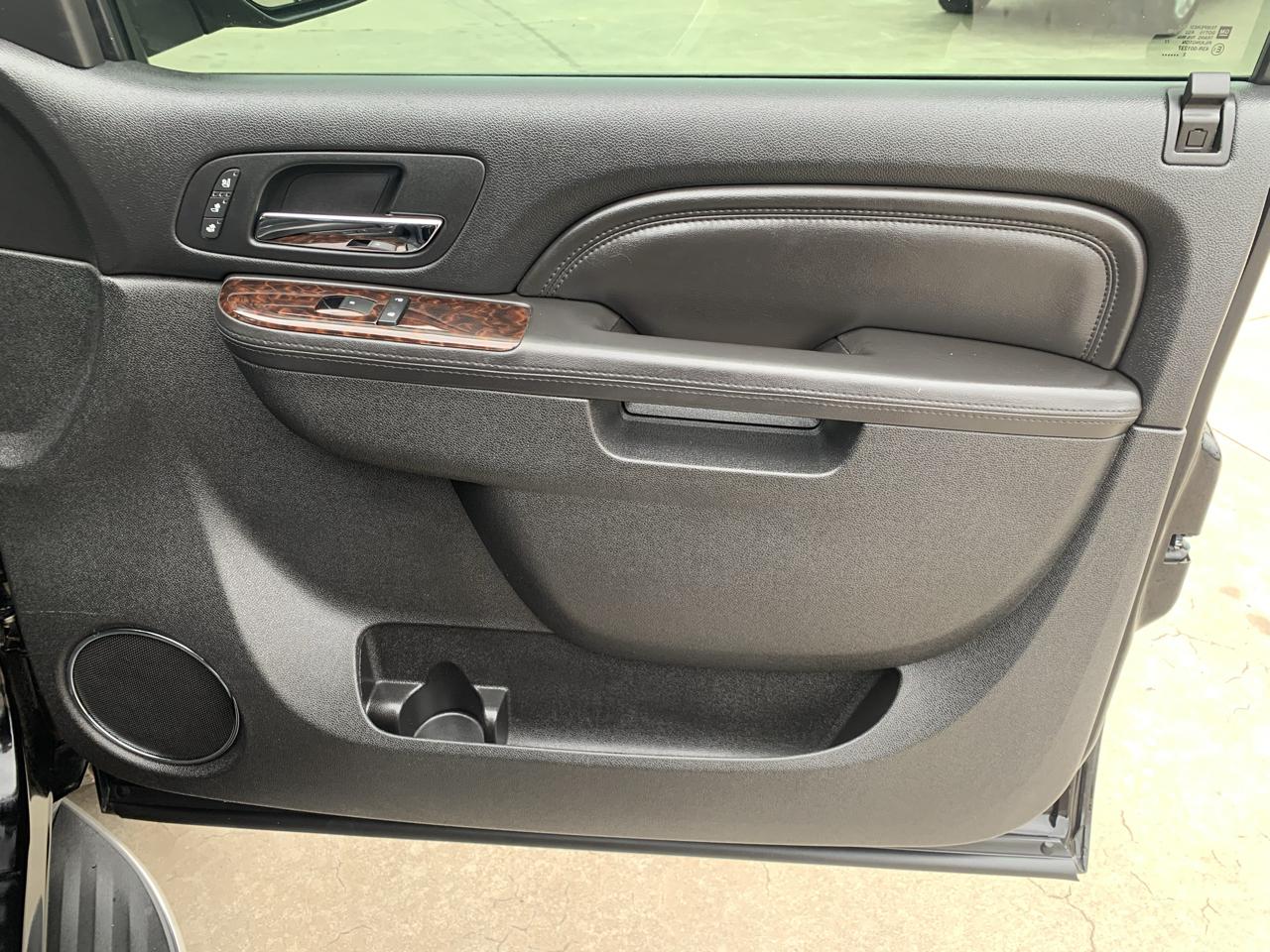 GMC Yukon AWD 4dr 1500 Denali 2013